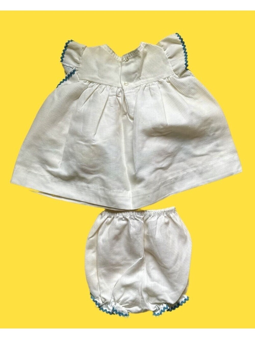 Vtg Baby Two Piece Set Floral Embroidery Bloomers 12 Months NEW - Picture 2 of 4